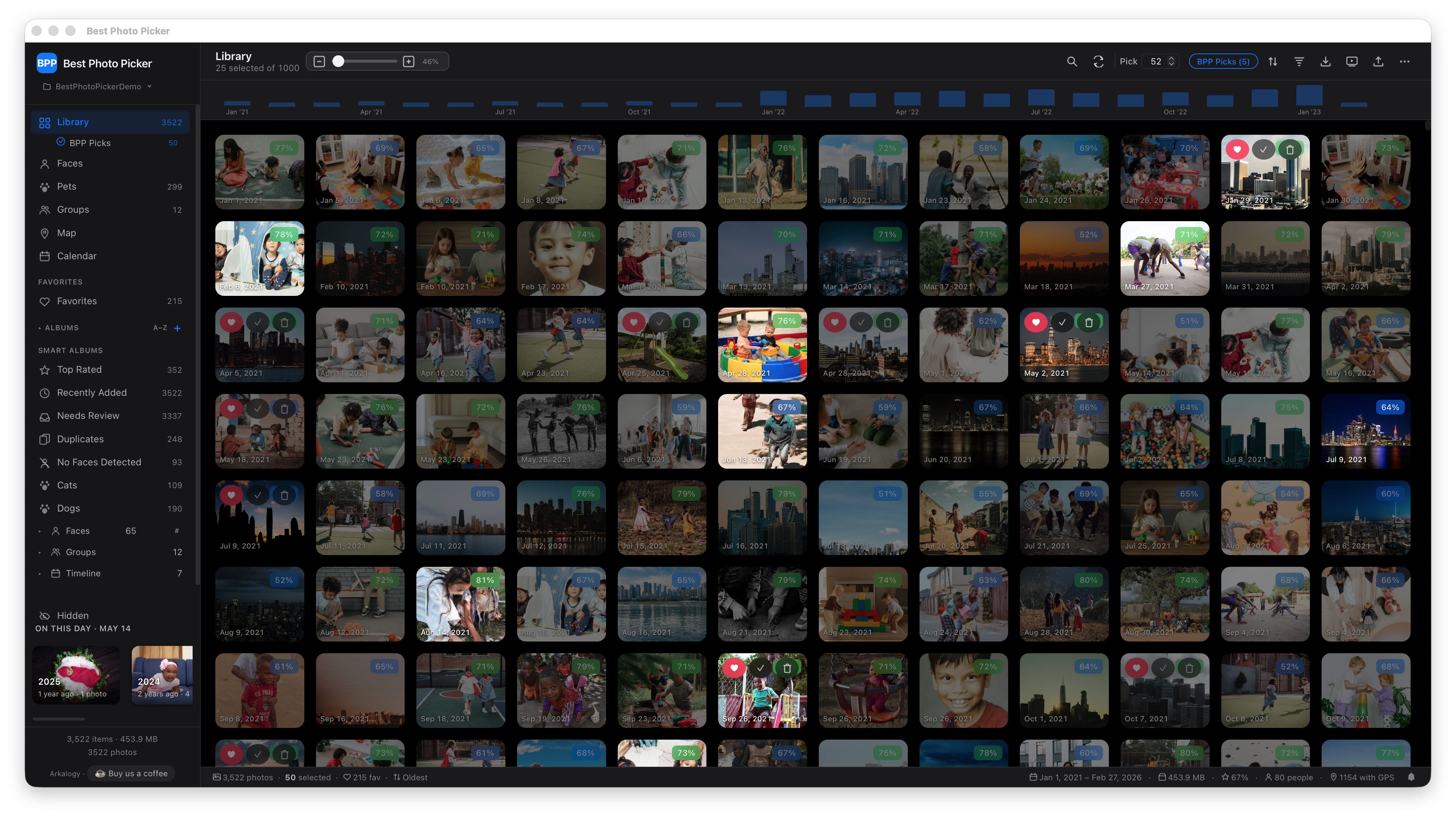 Best Photo Picker library grid with per-photo score badges and the smart album sidebar
